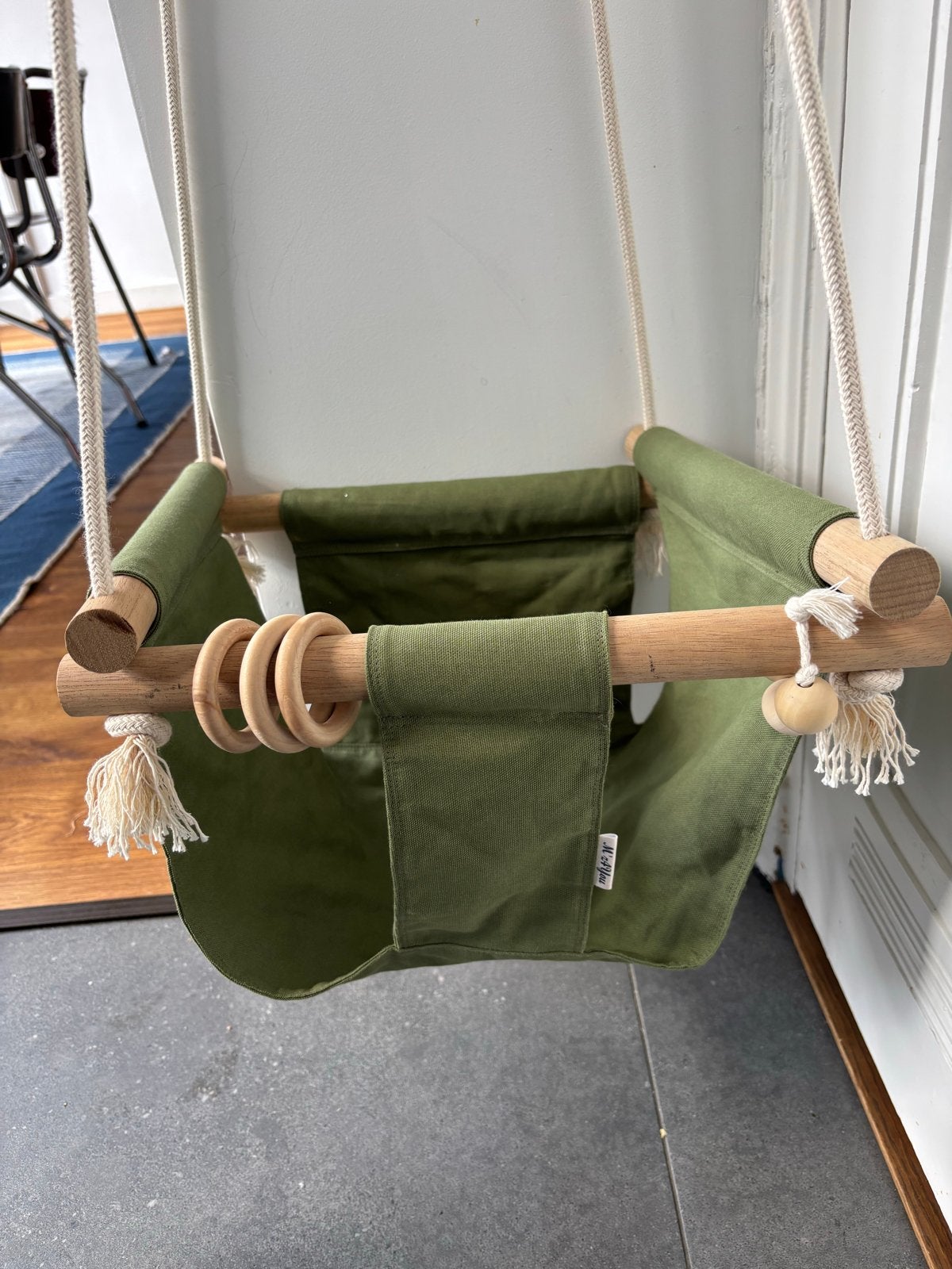 Mooie en stevige baby schommel - Olijfgroen, Verzenden, Zo goed als nieuw, Jongen of Meisje