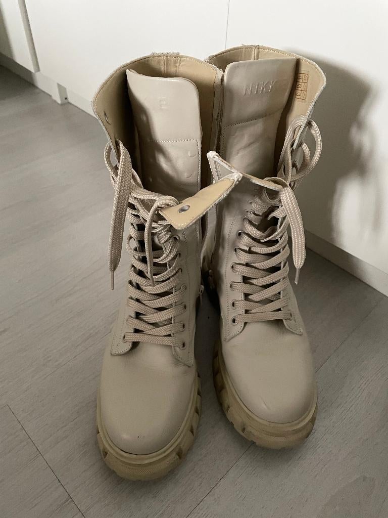 nikkie beige laarzen maat 37, Kleding | Dames, Schoenen, Hoge laarzen, Beige, Ophalen of Verzenden, Gedragen