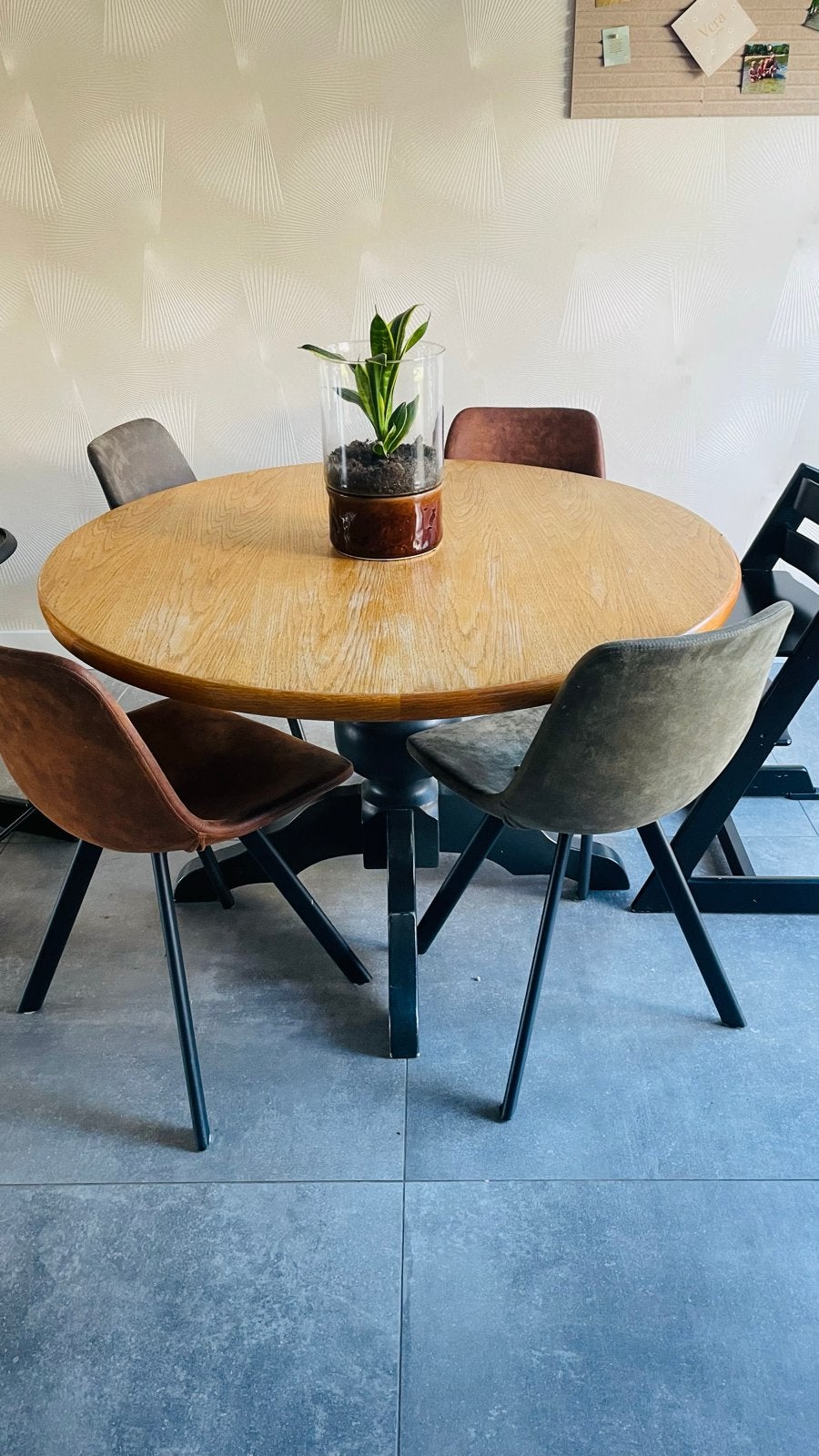 Ronde houten eiken eettafel gebruikerssporen diameter 120cm, Huis en Inrichting, Ophalen, Gebruikt, Rond, Overige houtsoorten