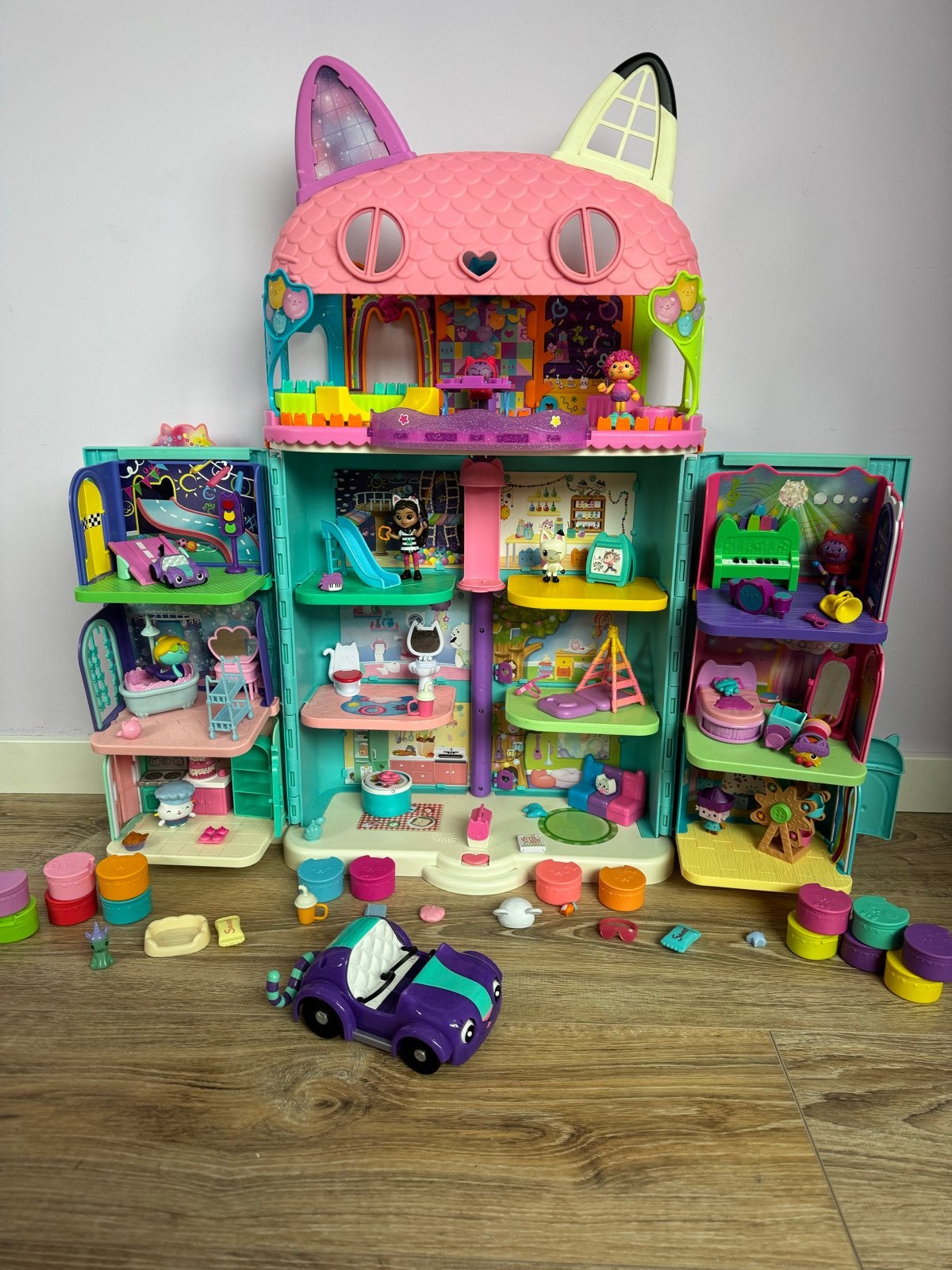 Gabby's Poppenhuis met accessoires en auto, Ophalen of Verzenden, Zo goed als nieuw, Overige typen