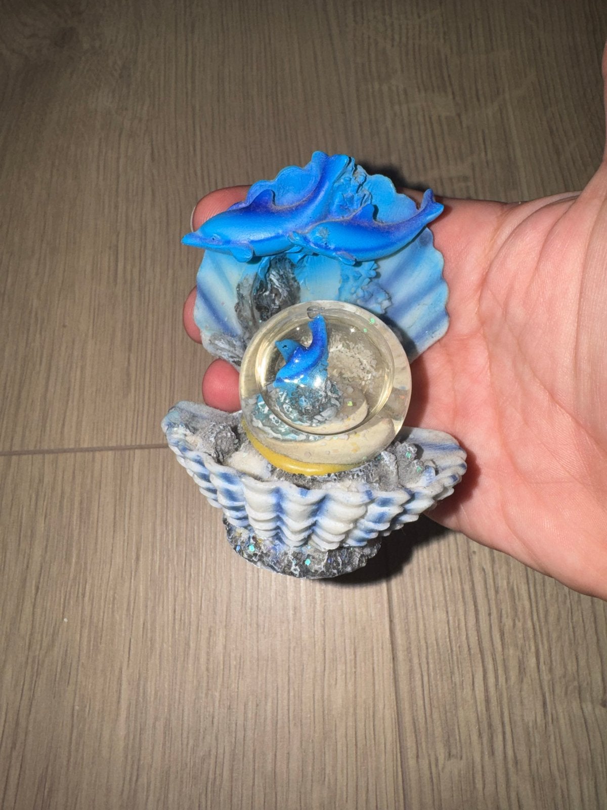 Dolfijn Sneeuwbol in Schelp - Decoratief Item, Ophalen of Verzenden, Zo goed als nieuw