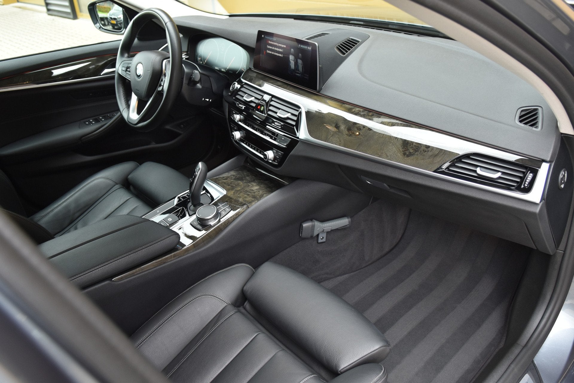 Foto 13 van BMW 5 Serie Touring 520i High Executive Edition * Comfortsto