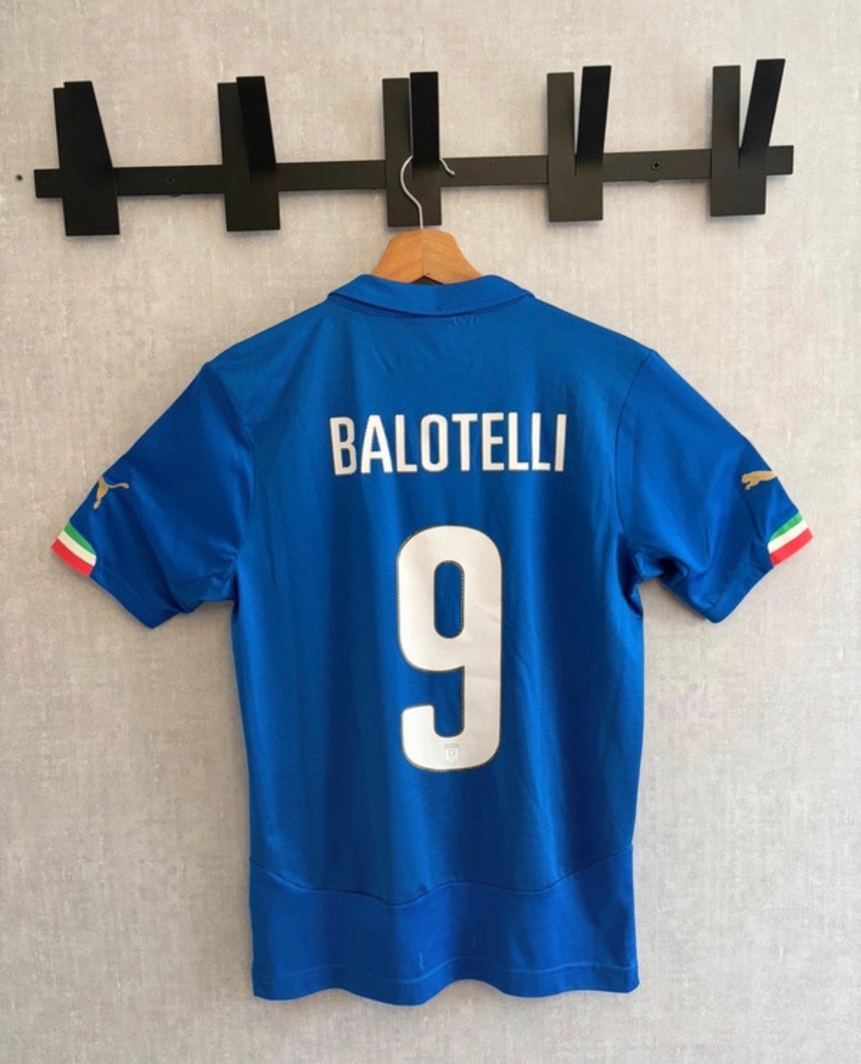 Italië Balotelli 9 Puma Thuisshirt Maat S, Maat S, Verzenden, Zo goed als nieuw, Shirt