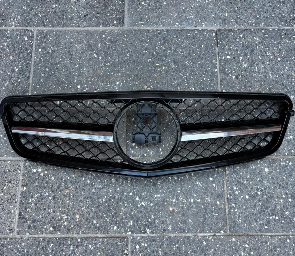 Mercedes Grill W204, Auto-onderdelen, Ophalen of Verzenden, Voor, Motorkap