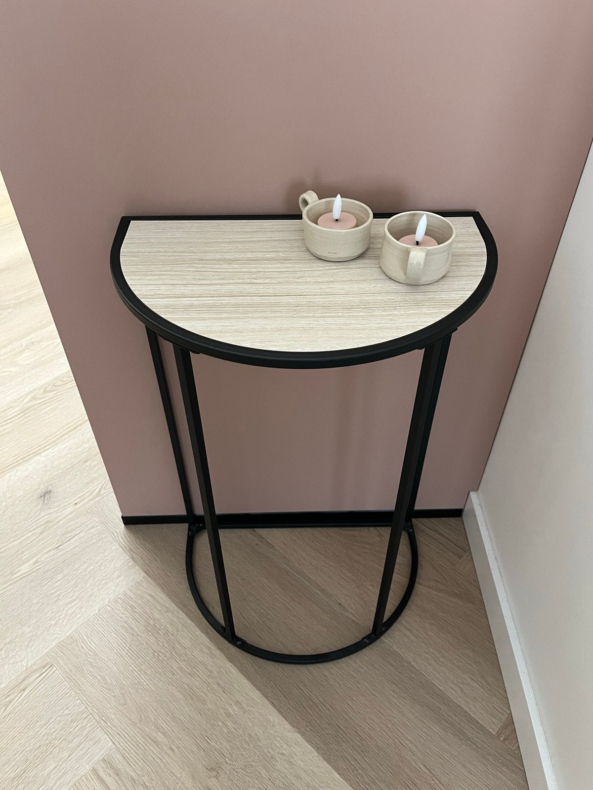 Halfronde bijzettafel / wandtafel, Minder dan 55 cm, Metaal of Aluminium, Zo goed als nieuw, Overige vormen