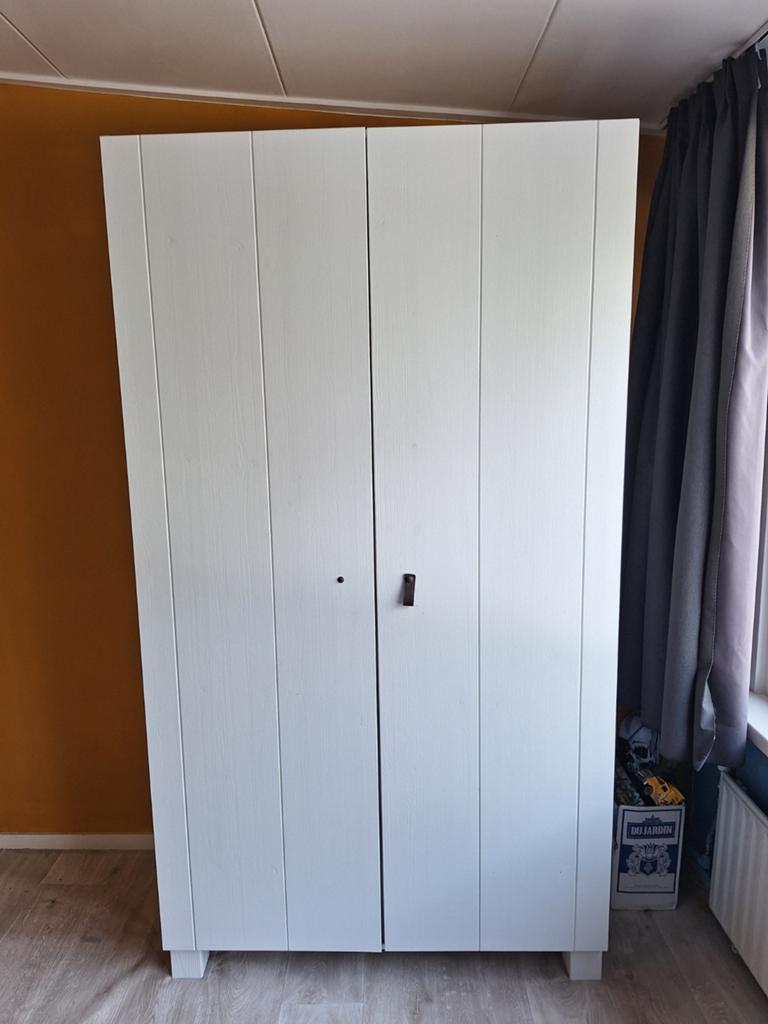 Witte kledingkast met hang- en leggedeelte (200x110cm), Ophalen, Met deur(en), Gebruikt, 100 tot 150 cm