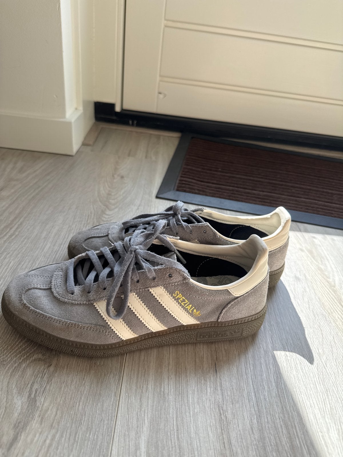 Adidas Spezial sneakers grijs - Maat 39 1/3, Ophalen of Verzenden, Gedragen, Overige kleuren