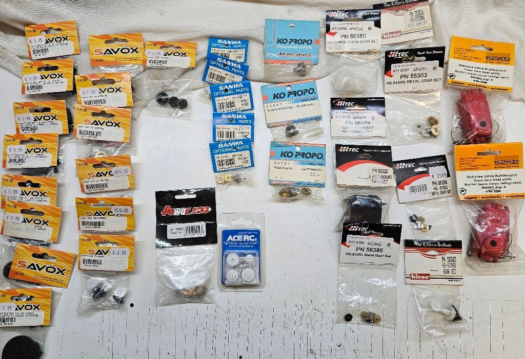 Partij servo tandwielen Hitec, Sanwa, MPX, Savox, KoPropo, Elektro, Nieuw, Ophalen of Verzenden, Onderdeel