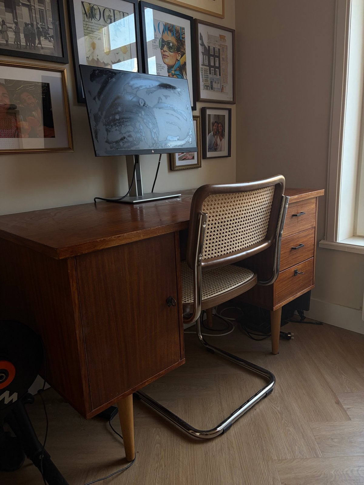 Vintage houten bureau met lades inclusief webbing stoel, Ophalen, Overige typen, Gebruikt, Overige merken
