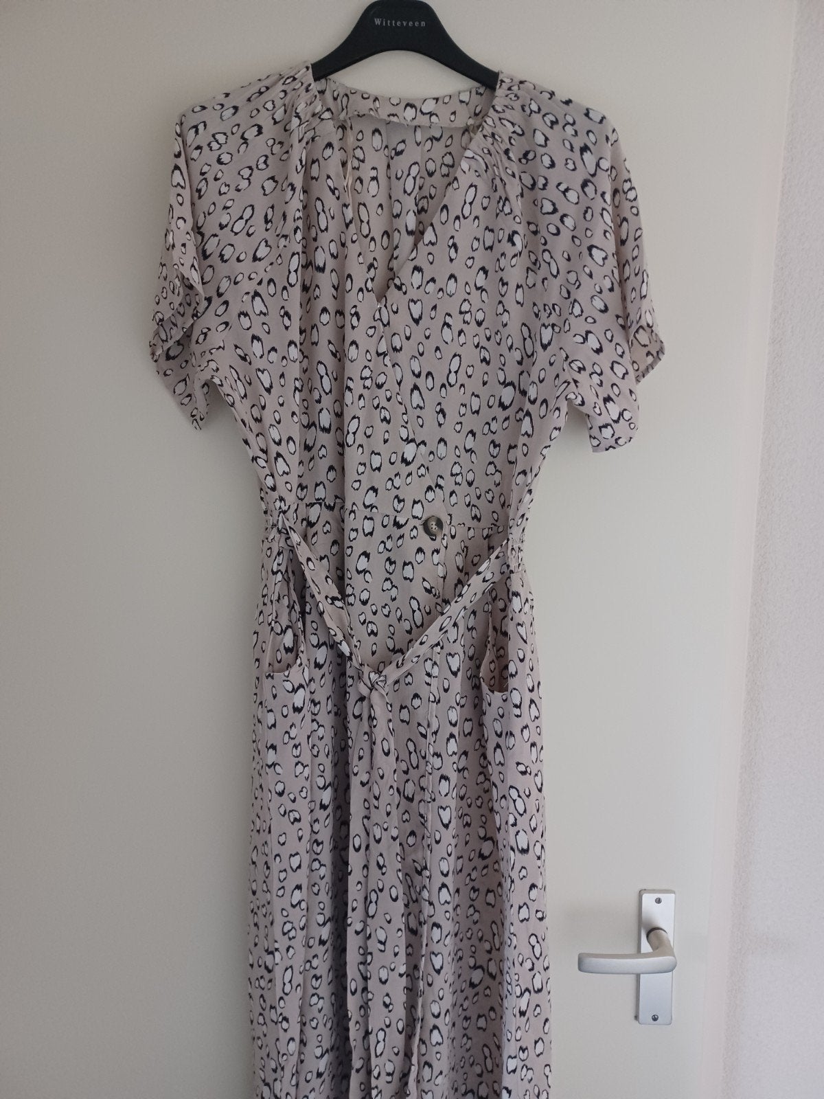 Overslag jurk beige ( panterprintje) mt M ( L), Maat 38/40 (M), Beige, Ophalen of Verzenden, Zo goed als nieuw
