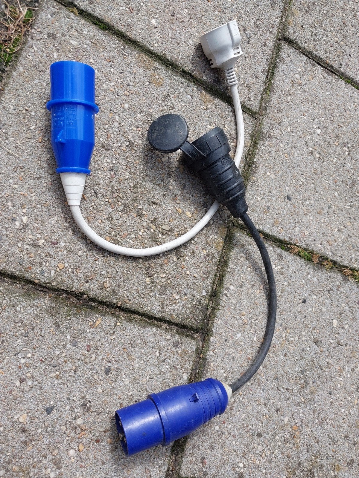 Camping verloopstekker 220V, Ophalen of Verzenden, Gebruikt