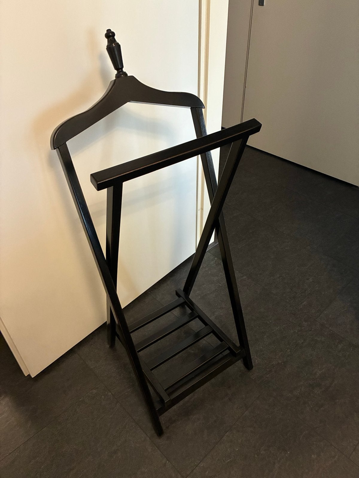 Donker bruine kledingstandaard / valet stand, Ophalen, Gebruikt, 100 tot 150 cm, Overige typen