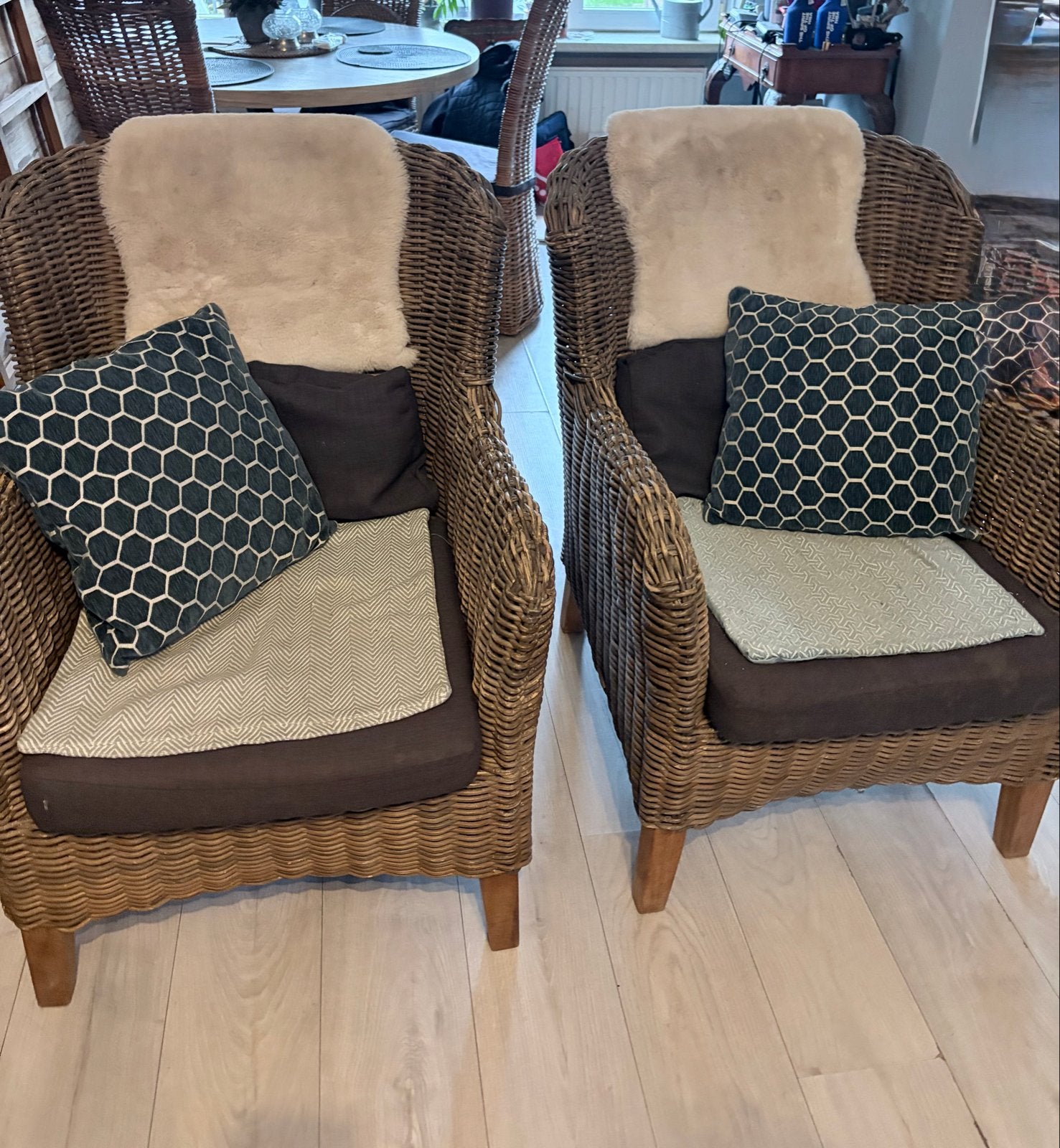 Landelijke fauteuils - set van 2 (ook los te koop), Huis en Inrichting, Ophalen of Verzenden, Gebruikt, Riet of Rotan
