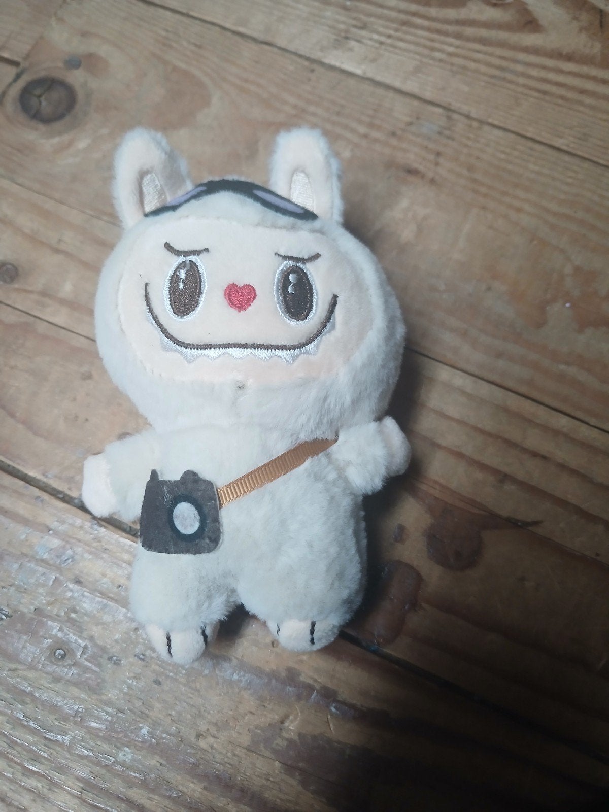 Leuke witte konijn sleutelhanger knuffel 10 cm, Kinderen en Baby's, Konijn, Ophalen of Verzenden, Zo goed als nieuw, Klein (minder dan 20 cm)