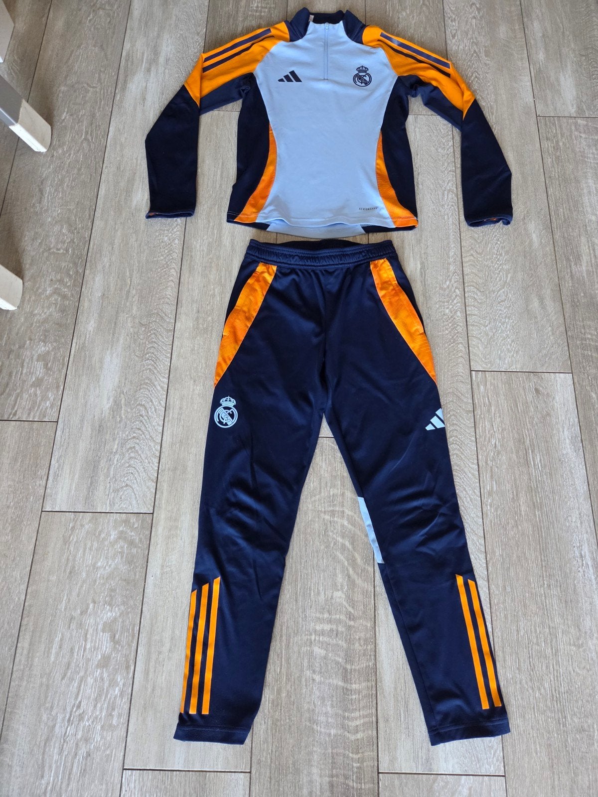 Real Madrid trainingspak. maat 146-152. Adidas., Ophalen, Gebruikt, Shirt of Longsleeve, Jongen of Meisje