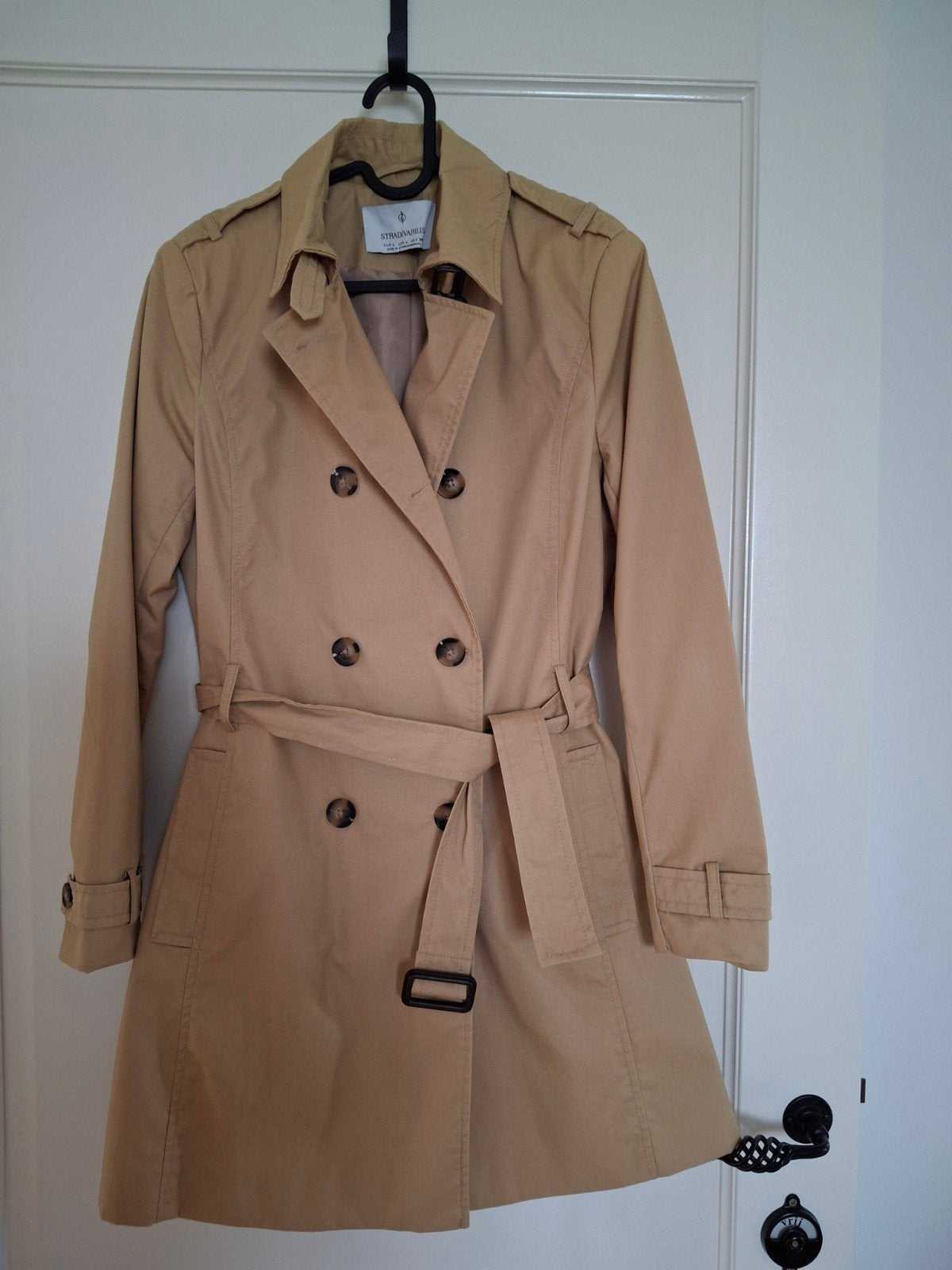 Stradivarius Trenchcoat maat M, Kleding | Dames, Jassen | Zomer, Ophalen of Verzenden, Zo goed als nieuw