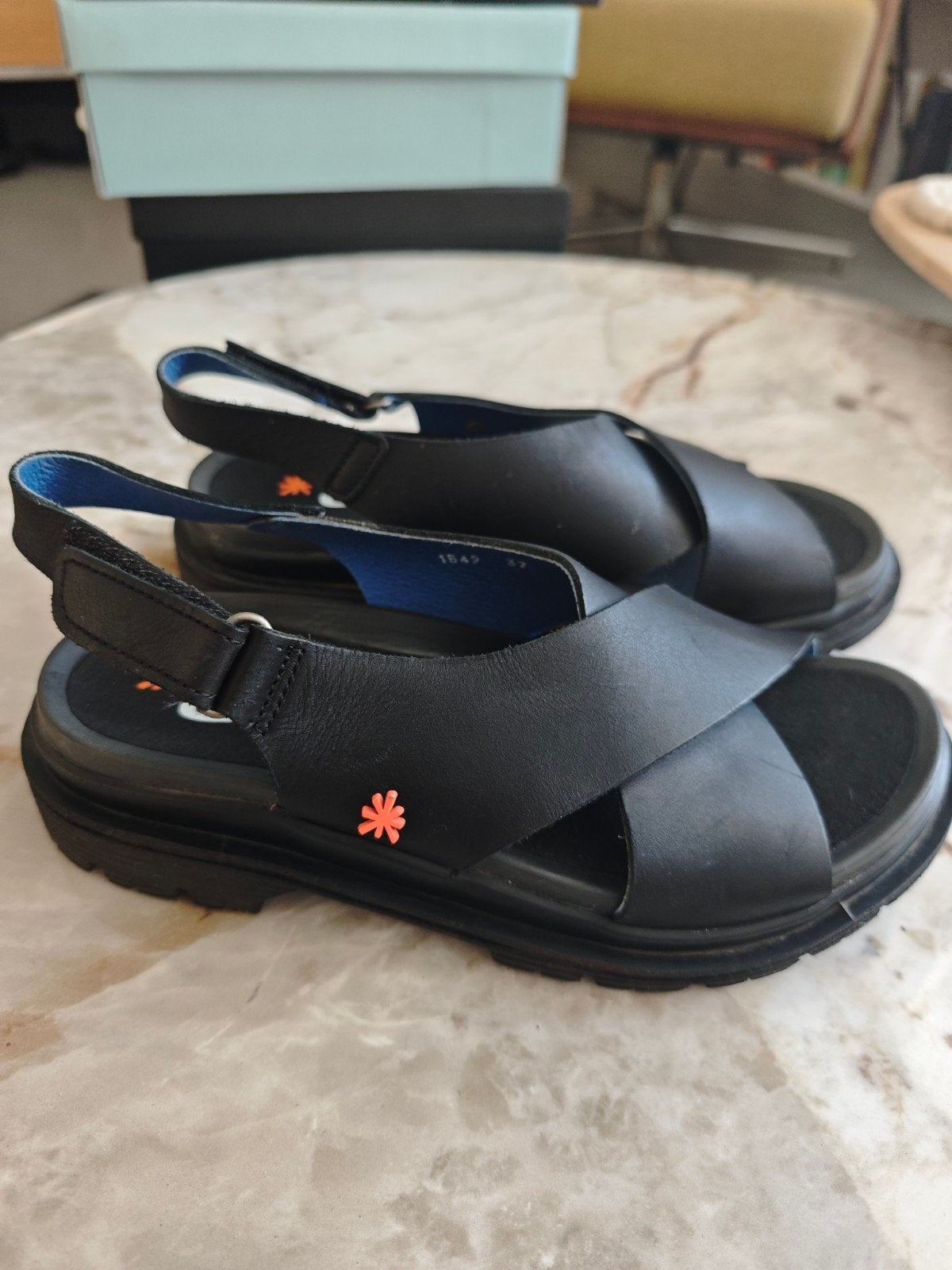 THE ART COMPANY stoere zwart leren sandaal mt 37 zgan, Zwart, Zo goed als nieuw, THE ART COMPANY, Sandalen of Muiltjes
