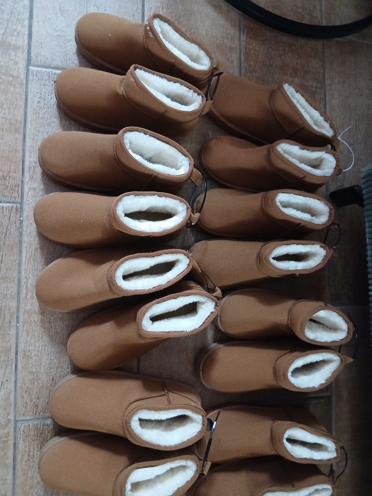 Comfortabele bruine uggs met warme voering, Bruin, Ophalen of Verzenden, Pantoffels of Sloffen, Onbekend