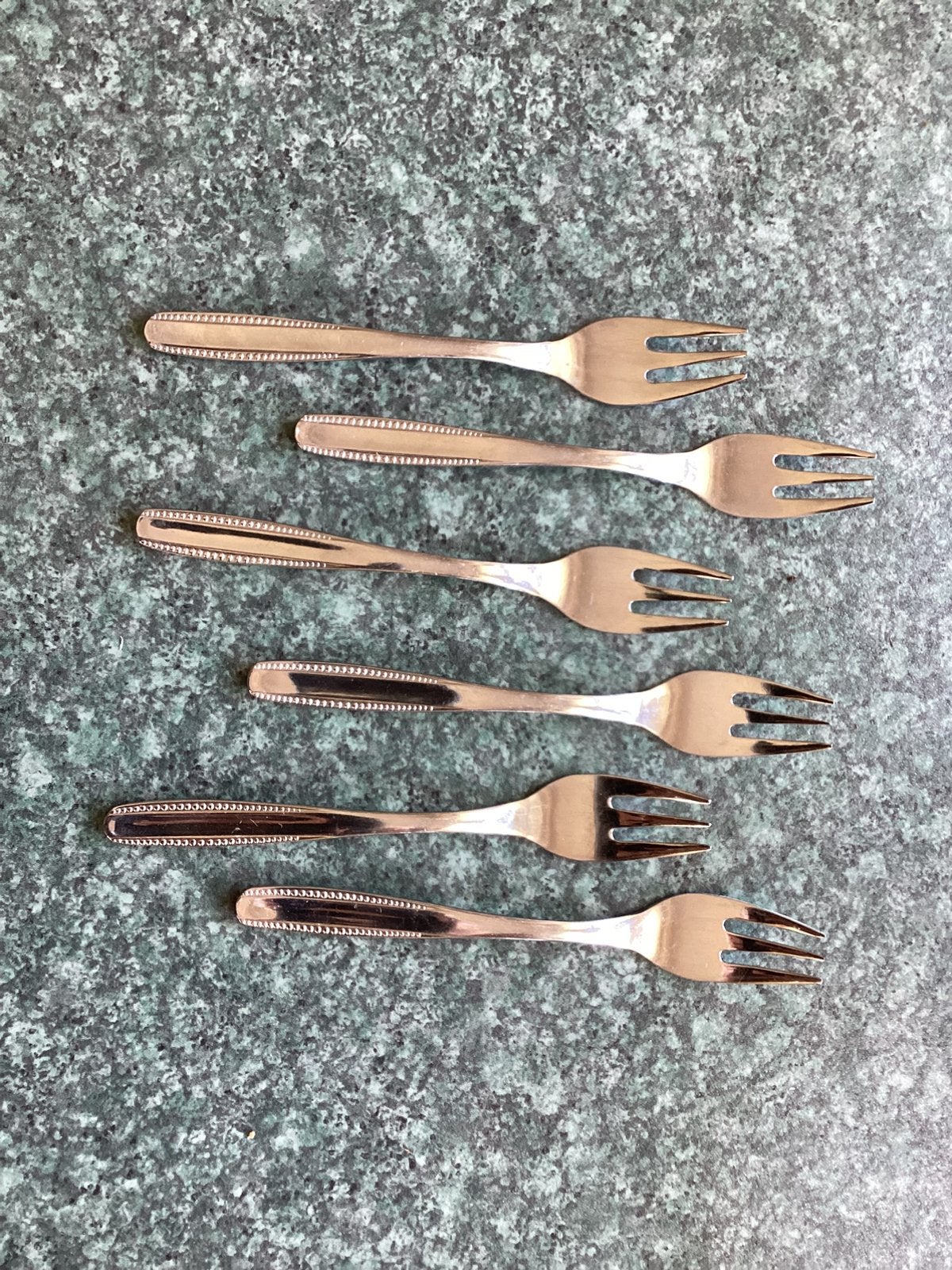 6 Sola Elite vorkjes. Parelrand. Perle Romantica., Huis en Inrichting, Keuken | Bestek, Sola, Gebaksvork, Los bestek, Nieuw