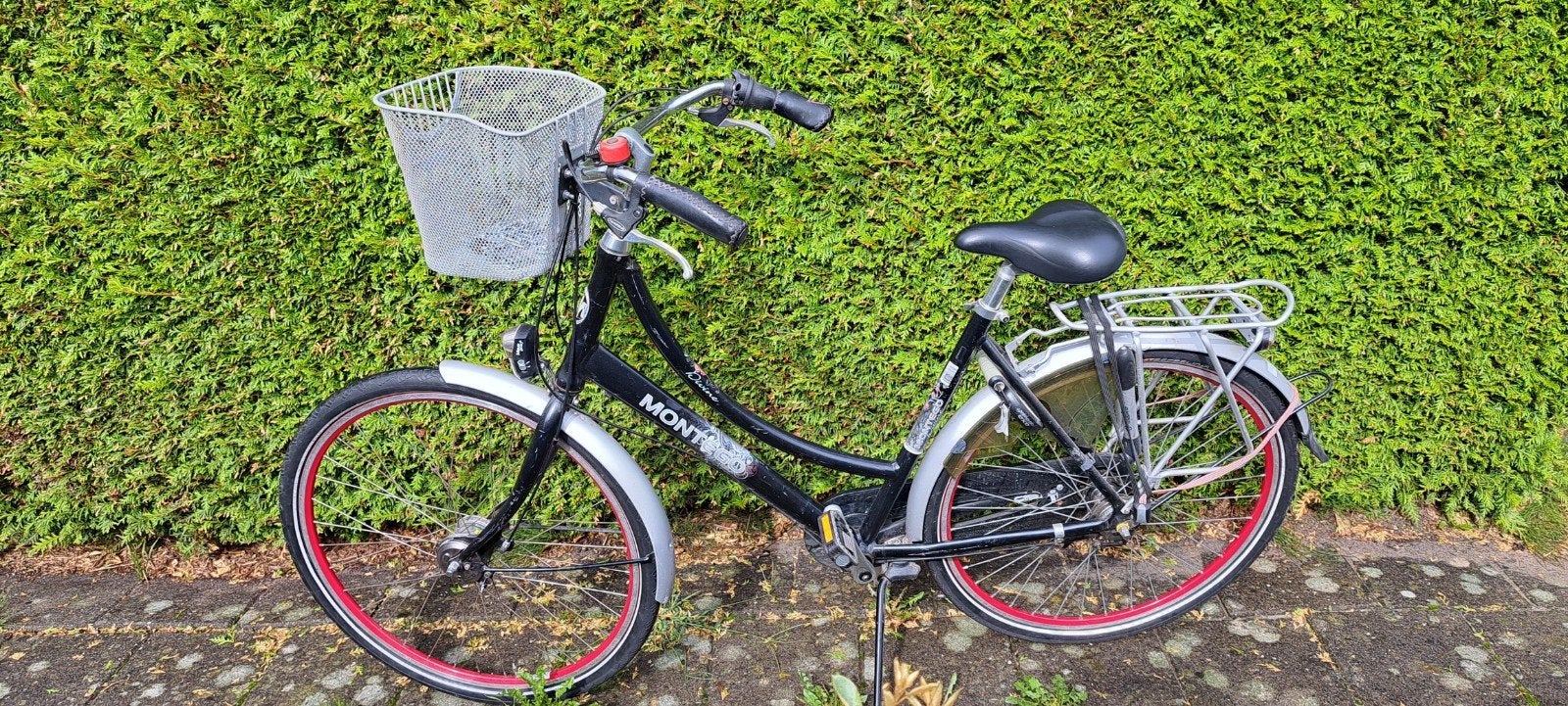 Montego Divine Damesfiets. Kleur zwart met rode accenten., Gebruikt, (Extra) lage instap, 56 cm of meer, Schijfrem