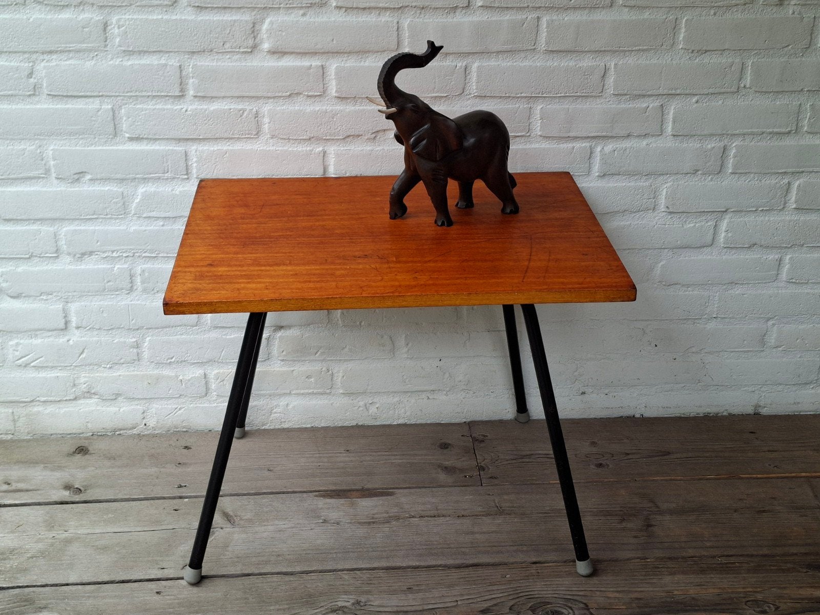 Vintage retro tafeltje, bijzettafeltje Design jaren 60., Huis en Inrichting, Tafels | Bijzettafels, Gebruikt, 55 tot 75 cm, Rechthoekig