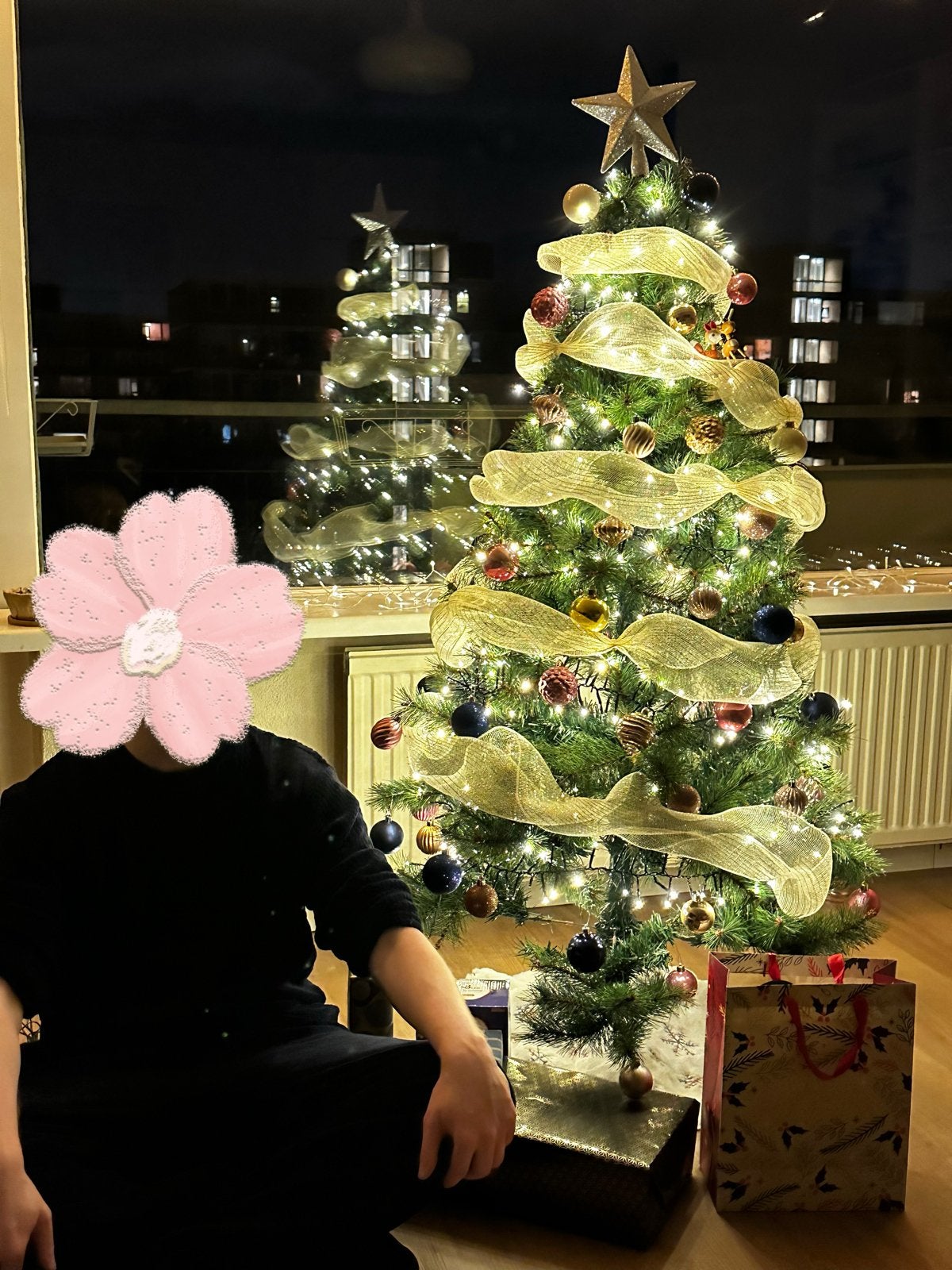 Kerst Christmas tree 150-160cm tall with balls and ribbon, Diversen, Ophalen, Zo goed als nieuw