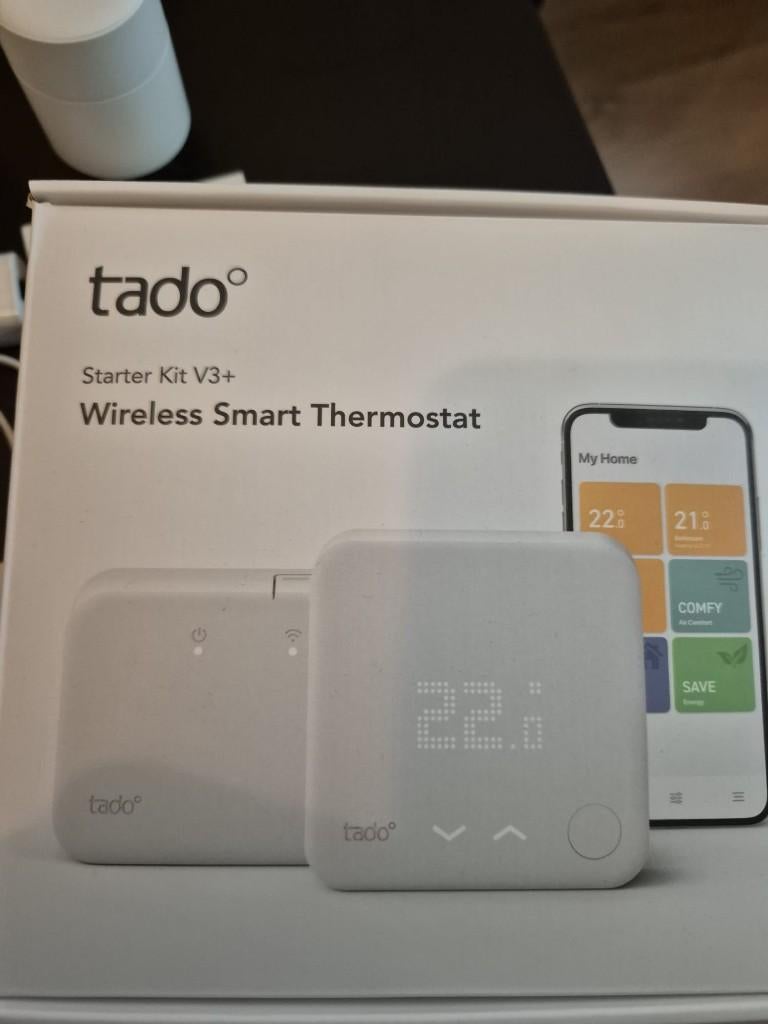 Tado V3+ kamerthermostaat en 2 Tado slimme radiatorknoppen, Ophalen of Verzenden, Slimme thermostaat, Zo goed als nieuw