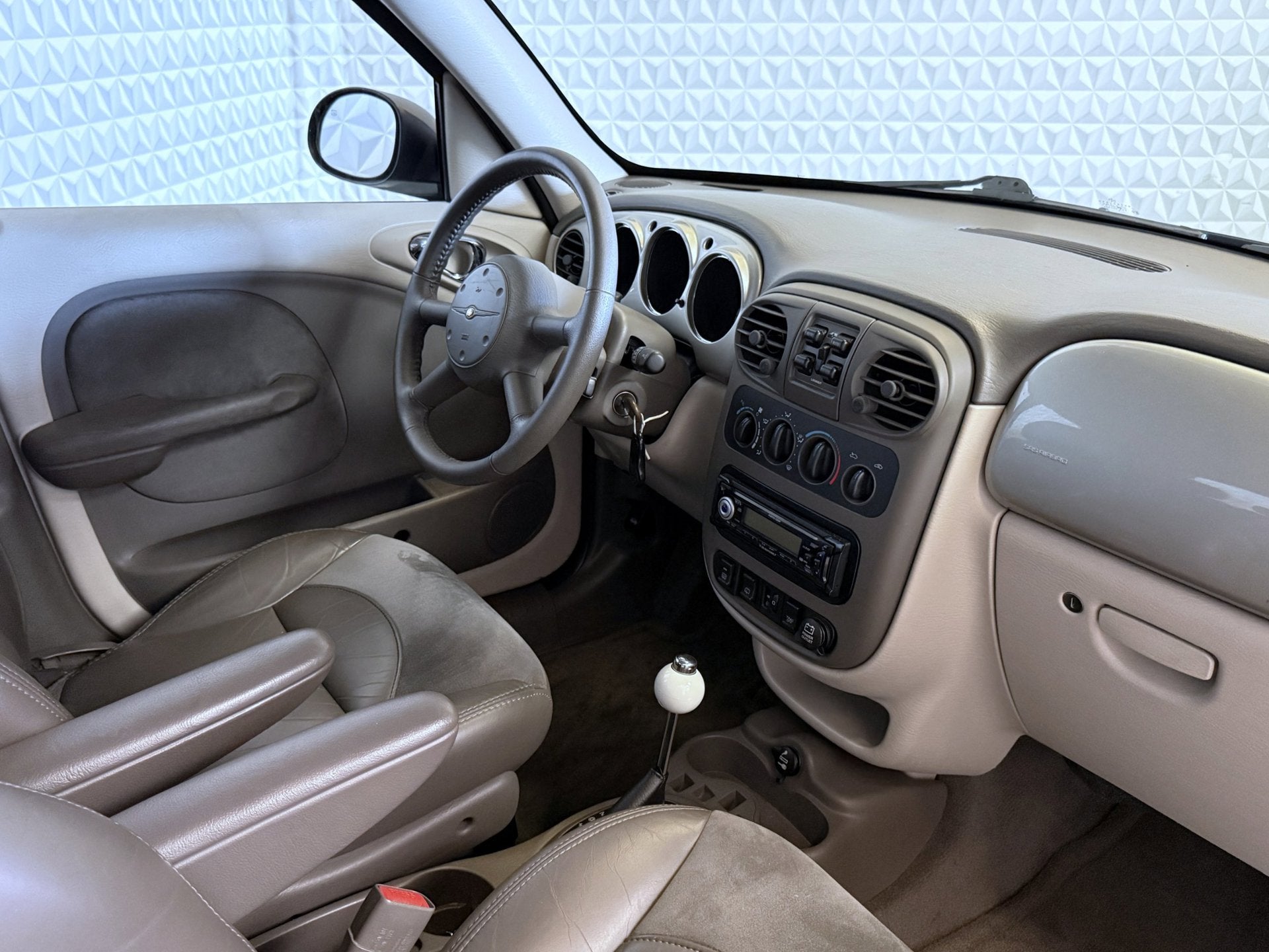 Chrysler PT Cruiser 2.0-16V Classic AUTOMAAT / 87.500km (200, Auto's, Chrysler, Gebruikt, Startonderbreker, 4 cilinders, Zwart