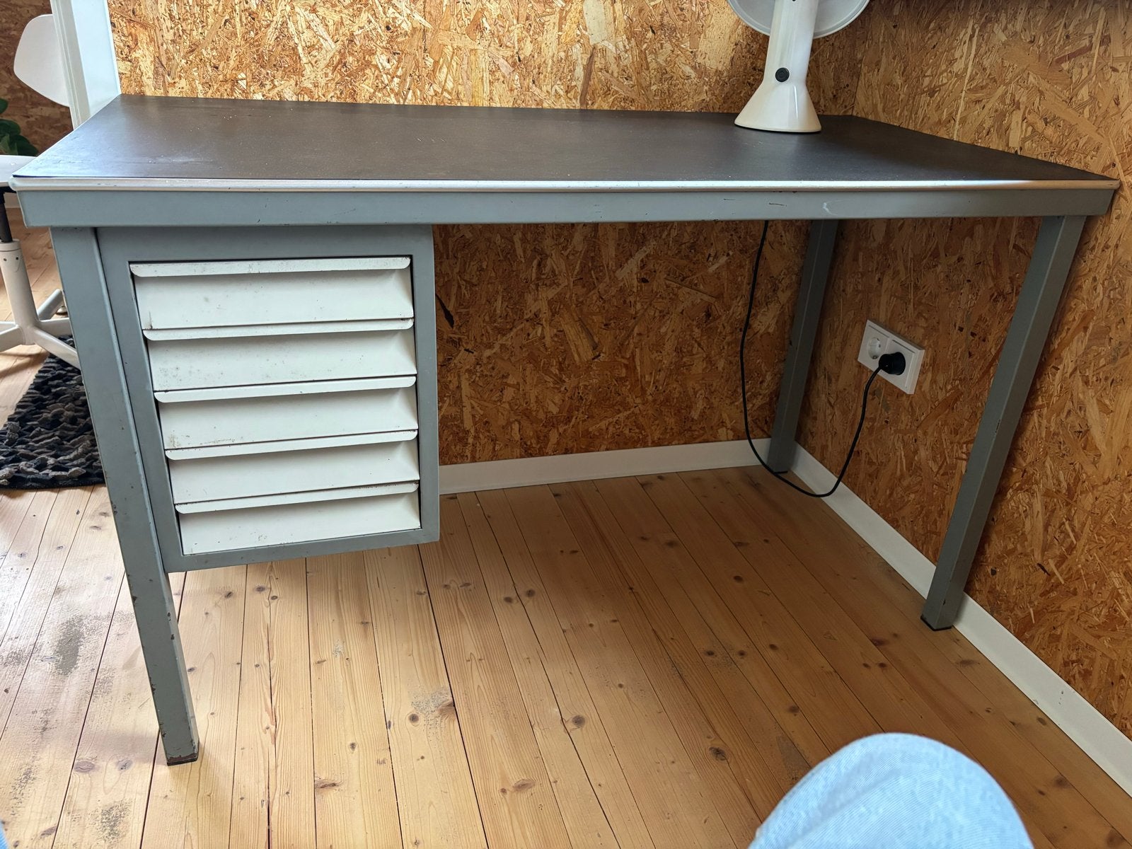 - Vintage metalen bureau met lades, Ophalen, Overige typen, Gebruikt, Met lades