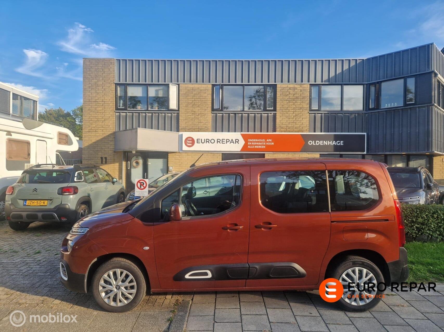 Citroen Berlingo combi 1.2 PureTech Feel UNIEKE KLEUR, Auto's, 15 km/l, Gebruikt, 1341 kg, 1199 cc
