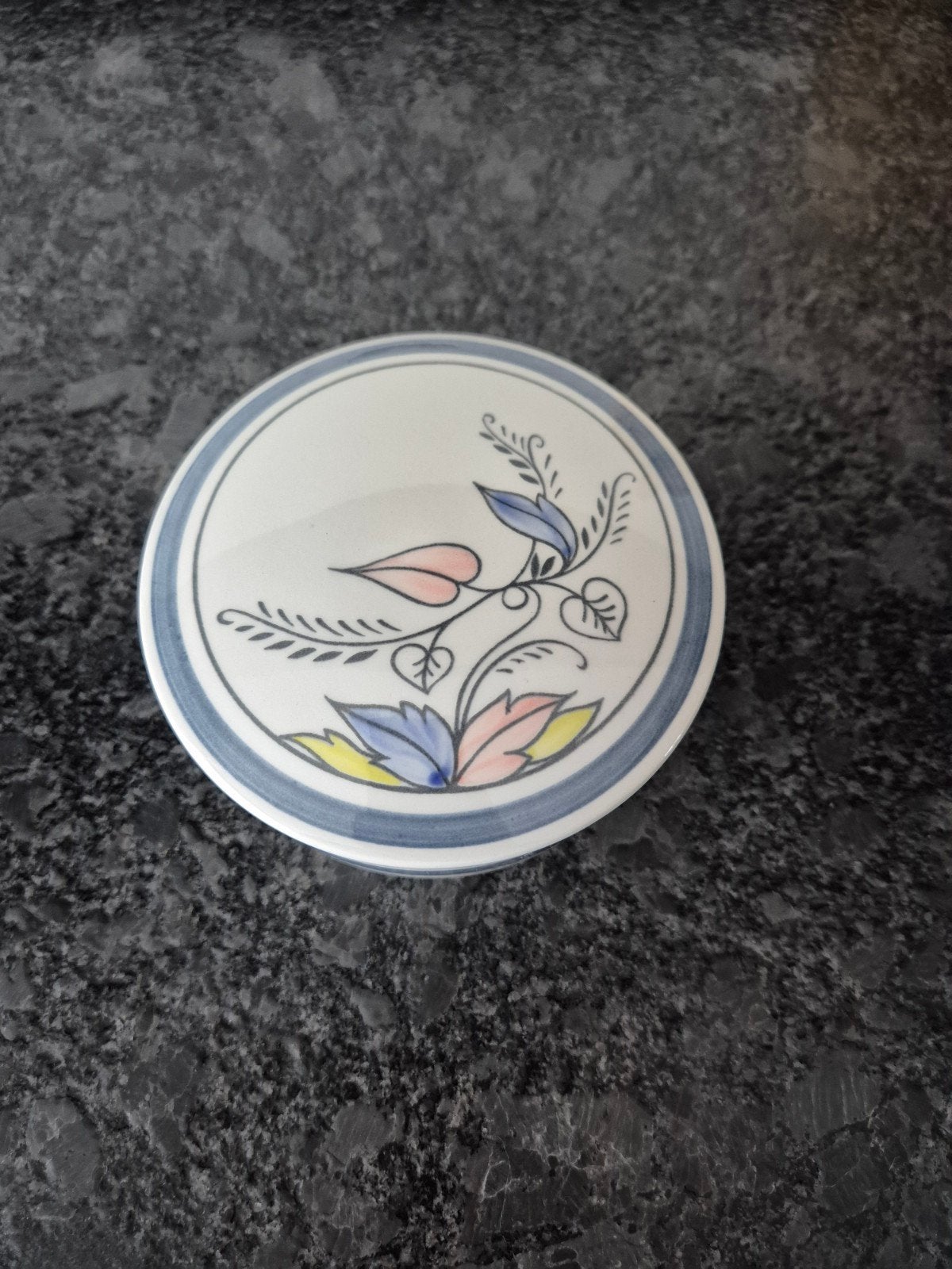 Boch Belgium - Dekseldoos 12,5 cm x 5,5 cm, Ophalen of Verzenden
