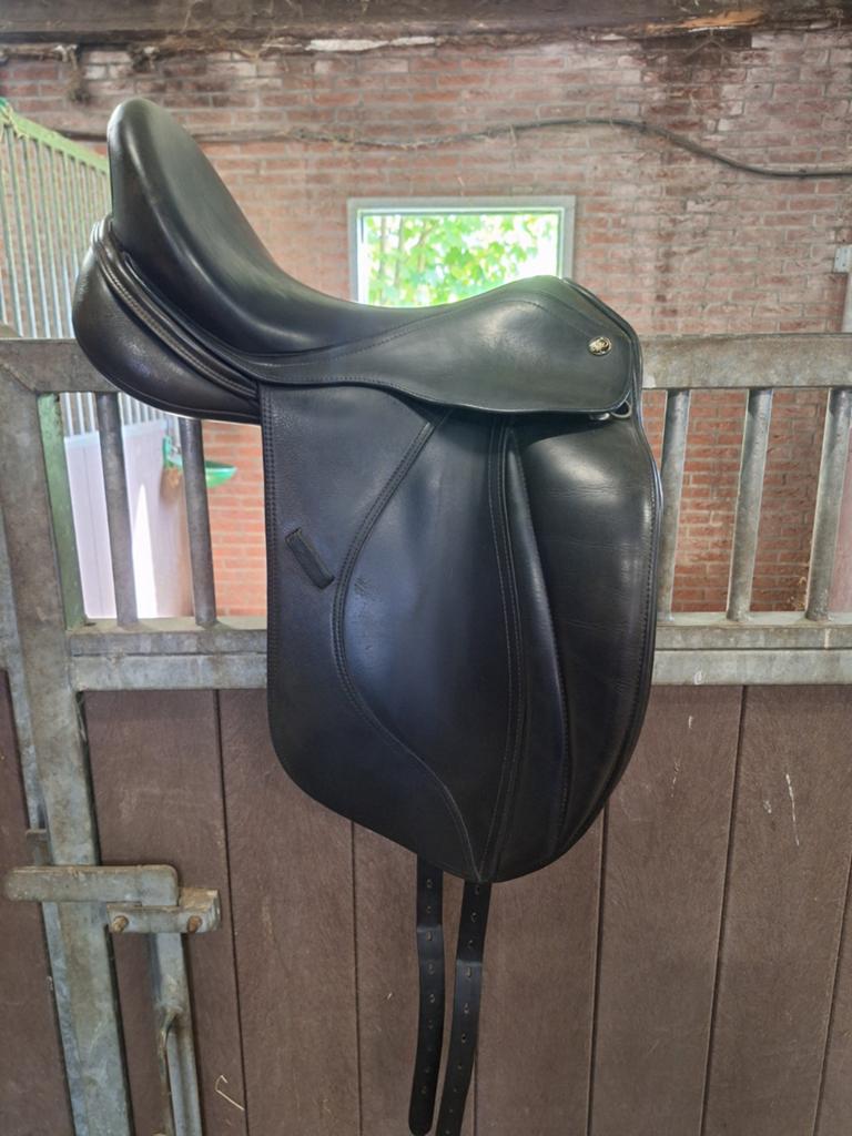 Netjes Mac Rider dressuurzadel 18 inch, Ophalen, Gebruikt, Dressuur