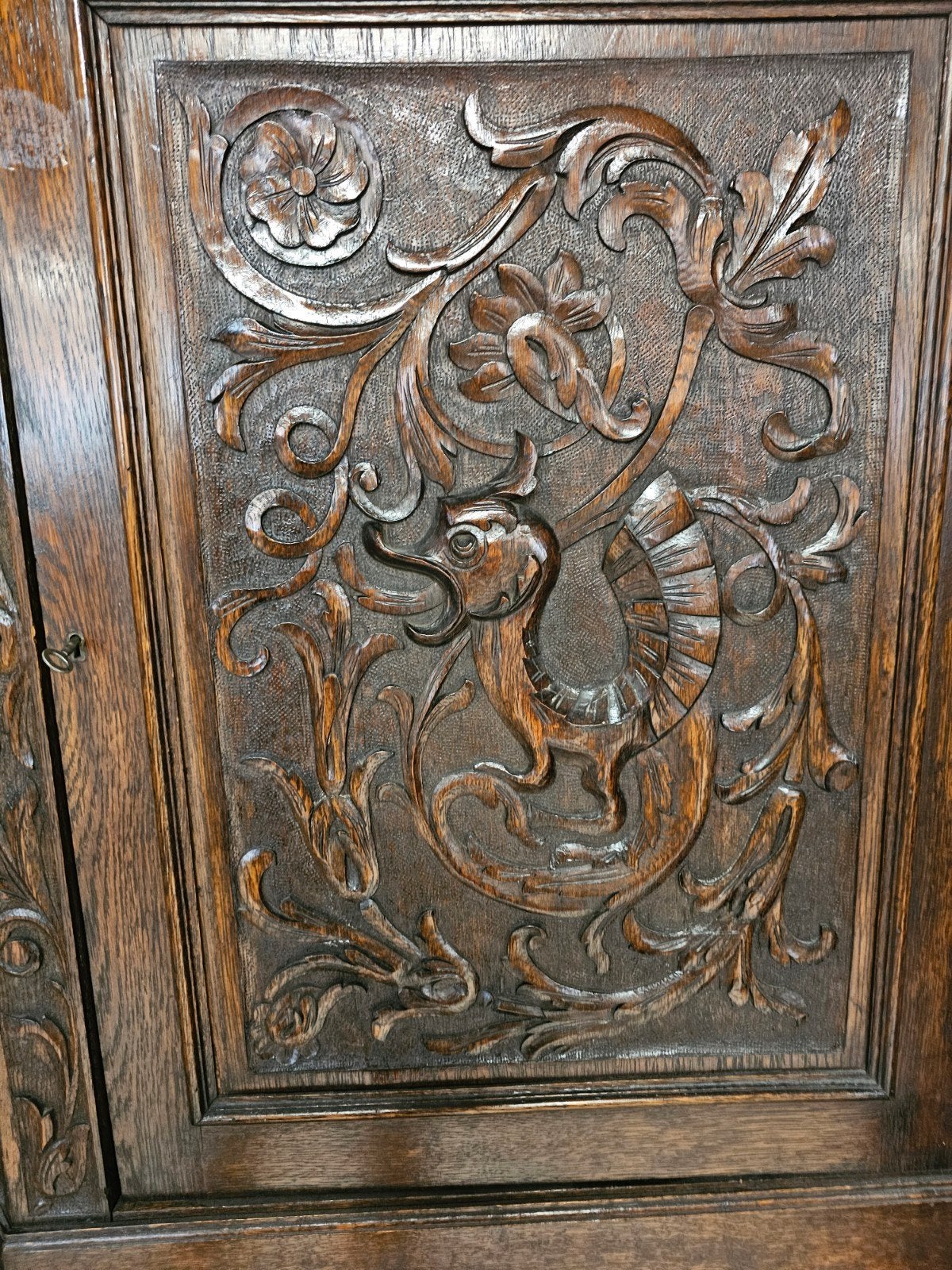 Antieke hoekkast met houtsnijwerk - 184x86x50 cm, Ophalen of Verzenden