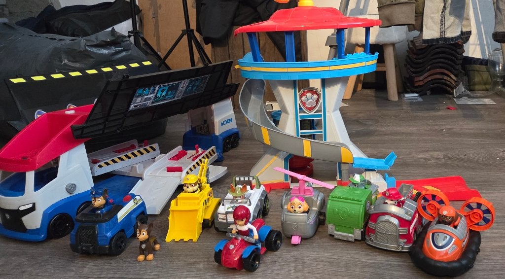 Complete set paw patrol bus en uitkijk toren, Ophalen, Gebruikt
