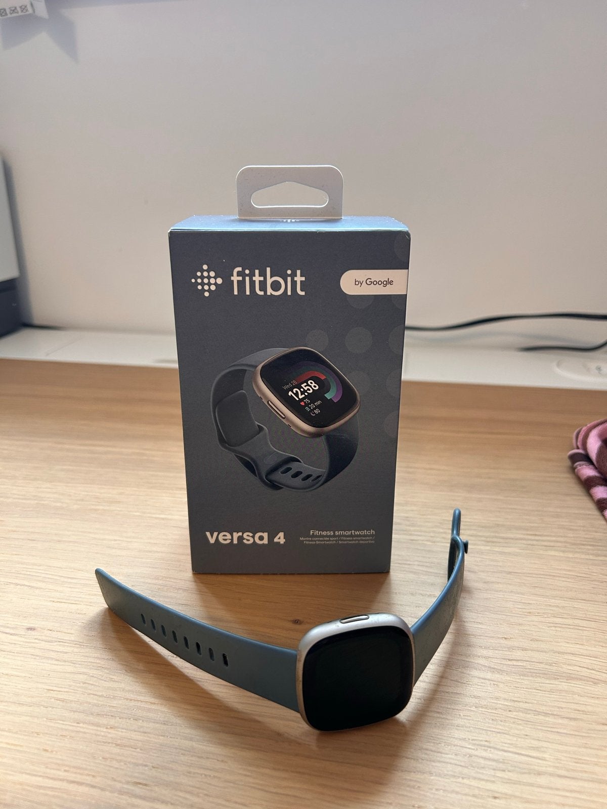 Fitbit Versa 4 Fitness Smartwatch - Zo goed als nieuw, Hartslag, Zwart, Ophalen of Verzenden, Zo goed als nieuw