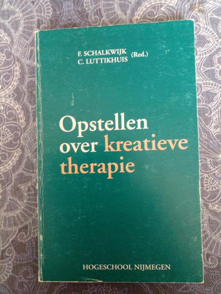 Opstellen over creatieve therapie - Hogeschool Nijmegen, Boeken, Gelezen, F. Schalkwijk, C. Luttikhuis, Gamma, HBO