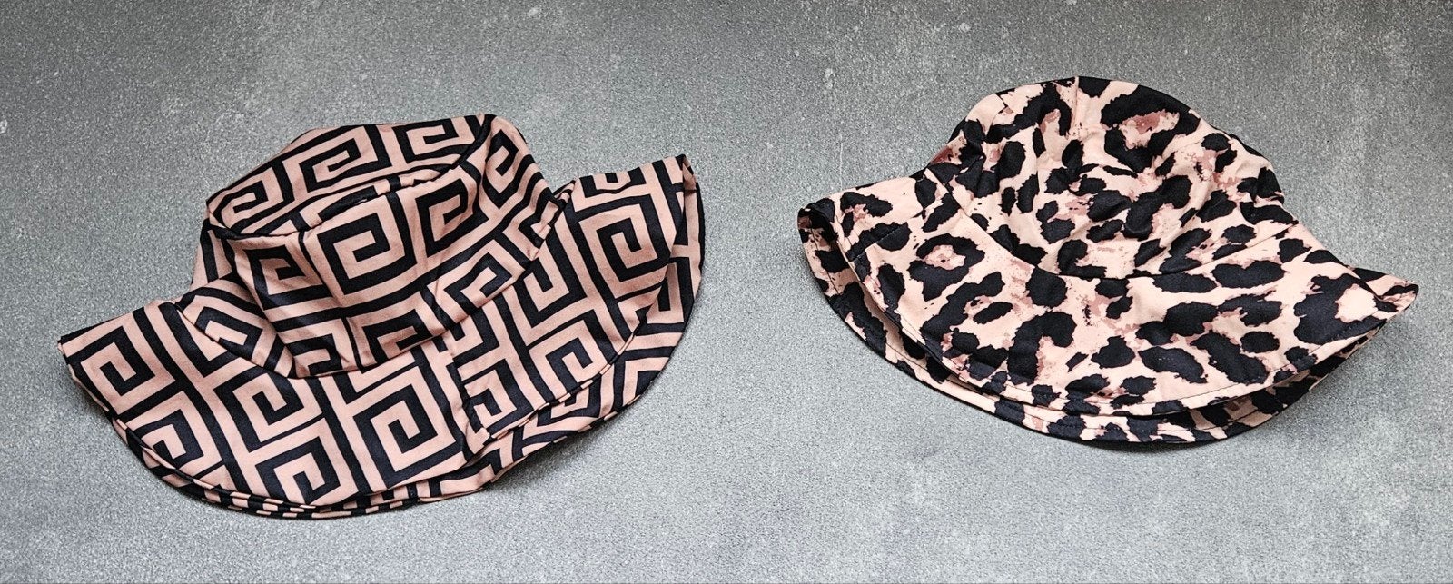 Nieuwe kinderhoedjes zon unisex panterprint en ander patroon, Jongen of Meisje, Nieuw, Ophalen of Verzenden, 104 of kleiner