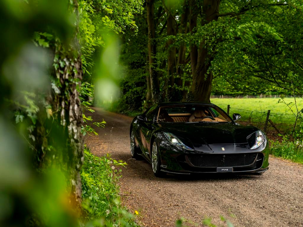 Ferrari 812 Superfast | Atelier Car | Full alcantara & carbo, Auto's, Automaat, Achterwielaandrijving, Gebruikt, Alcantara
