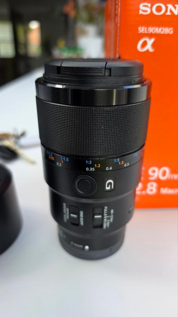 Sony FE 90mm F2.8 Macro G OSS Lens, Ophalen of Verzenden, Zo goed als nieuw, Macrolens