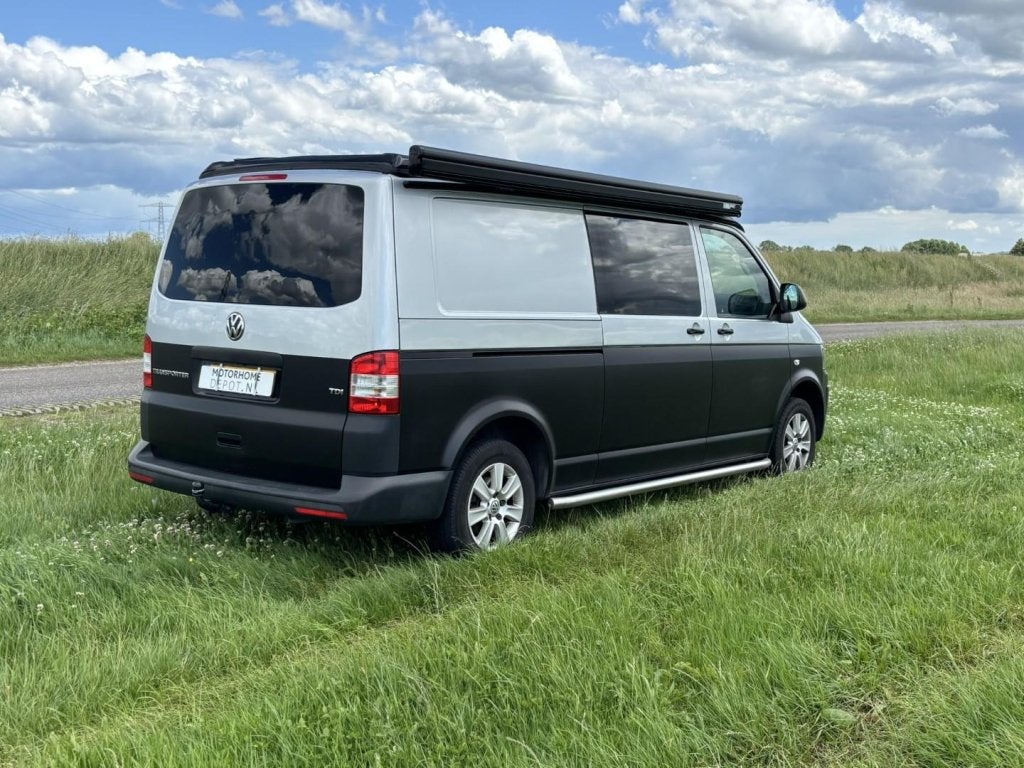 Foto 6 van Volkswagen T5 | 2015 | Euro 4 | 4 slaapplaatsen | Org.NL
