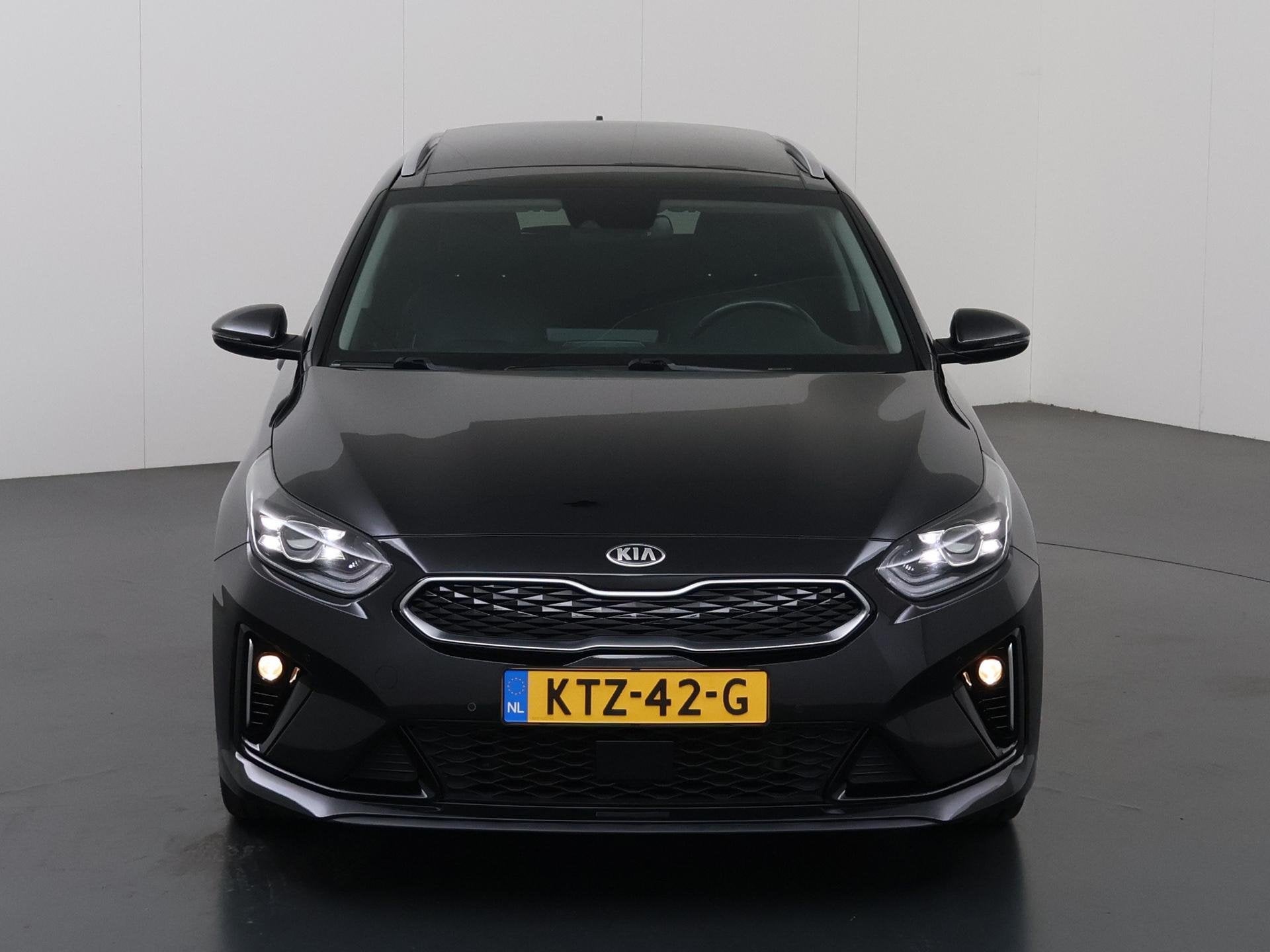 Kia Ceed Sportswagon 1.6 GDI PHEV ExecutiveLine | Panoramada, Auto's, Gebruikt, Zwart, Geïmporteerd, Te koop