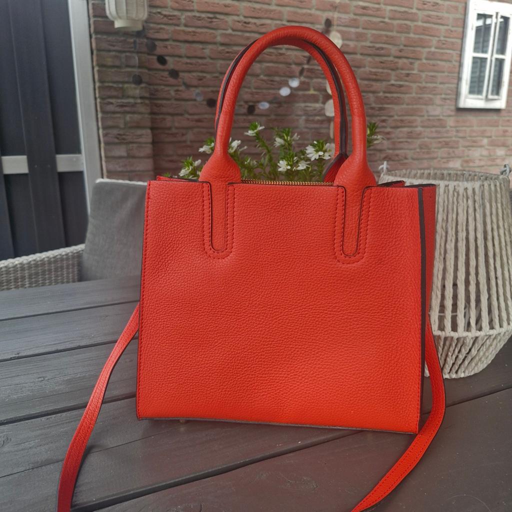 Koraalkleurige handtas met schouderband, Ophalen of Verzenden, Zo goed als nieuw, Oranje, Handtas