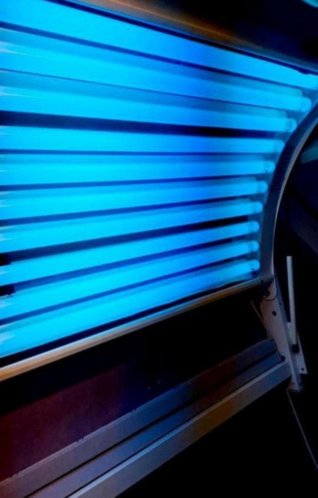 Roma zonnebanken HANGSYSTEEM MUUR 10 lampen  100W, Ophalen, Zonnebank dubbelzijdig, 15 lampen of meer