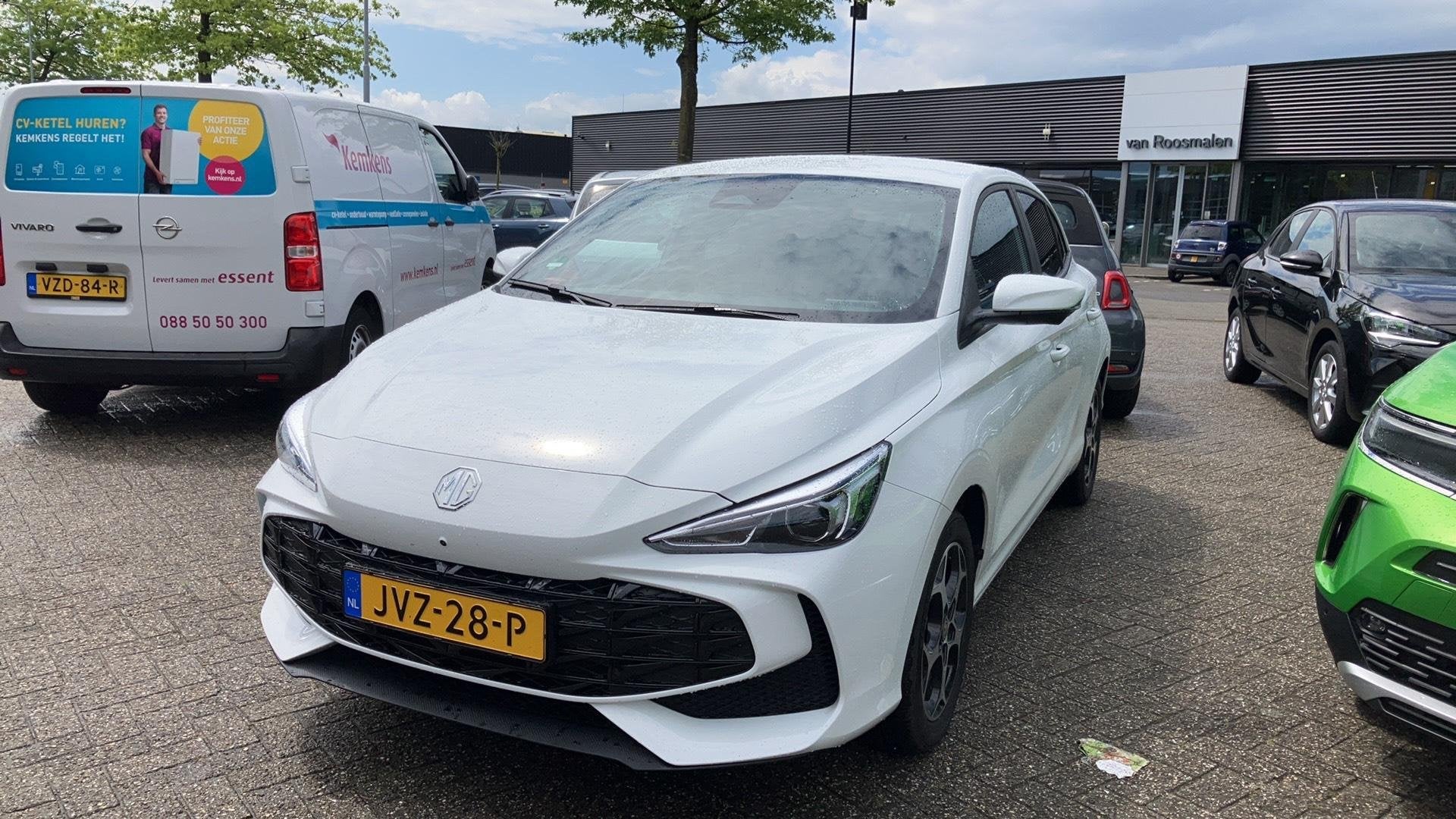 MG 3 1.5 Hybrid+ Luxury | Navi | Led Koplampen | Stoel + Stu, 194 pk, 4 cilinders, 1283 kg, Wit