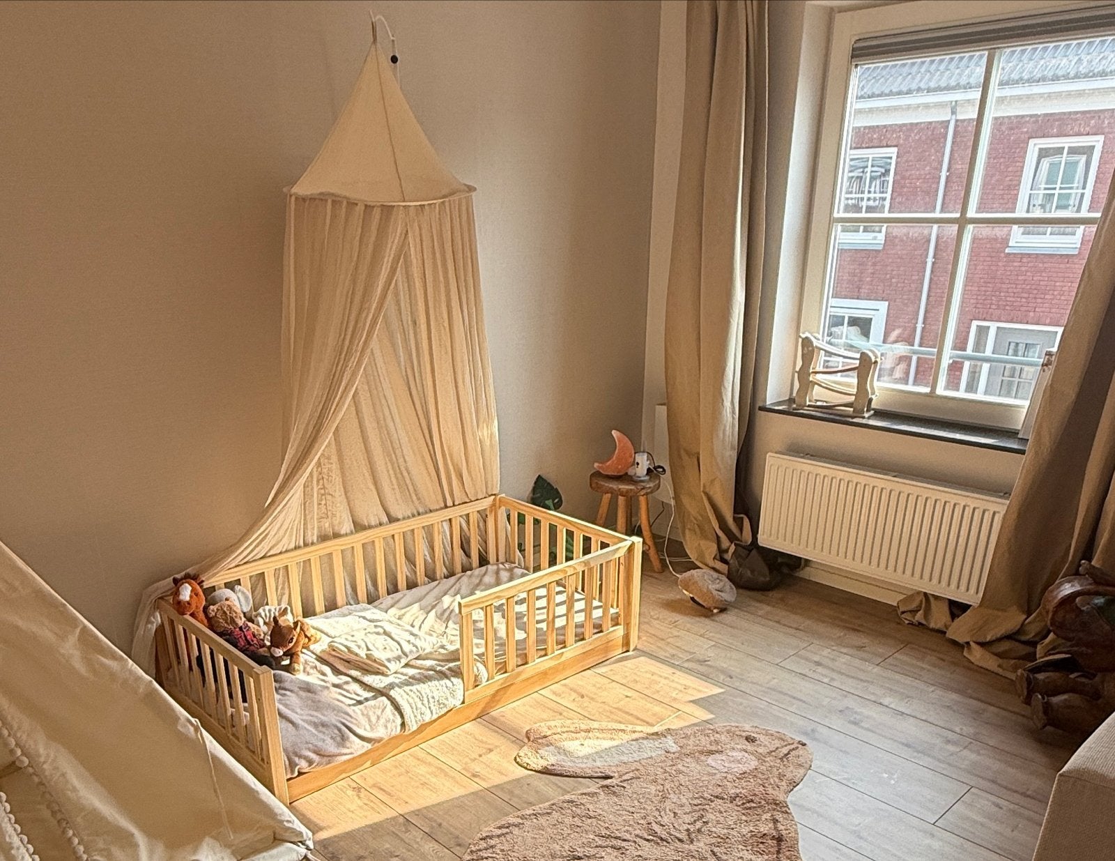 Grondbed met matras 70x140, Kinderen en Baby's, Kinderkamer | Bedden, Ophalen, Gebruikt, 70 tot 85 cm, 140 tot 160 cm