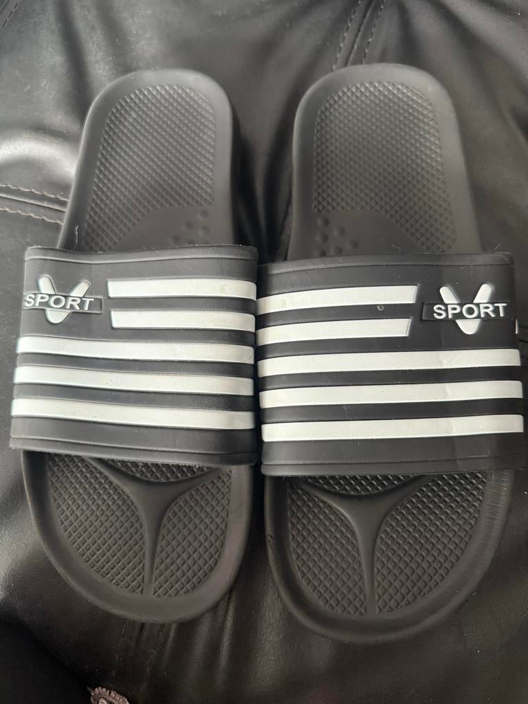 Zwarte Sport Slippers Maat 46, Kleding | Heren, Schoenen, Ophalen of Verzenden, Nieuw, Zwart, Slippers