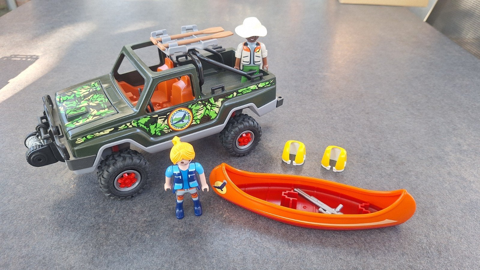 Foto 2 van Playmobil set: Jungle Jeep, Jeep met Surfer, Buggy €15