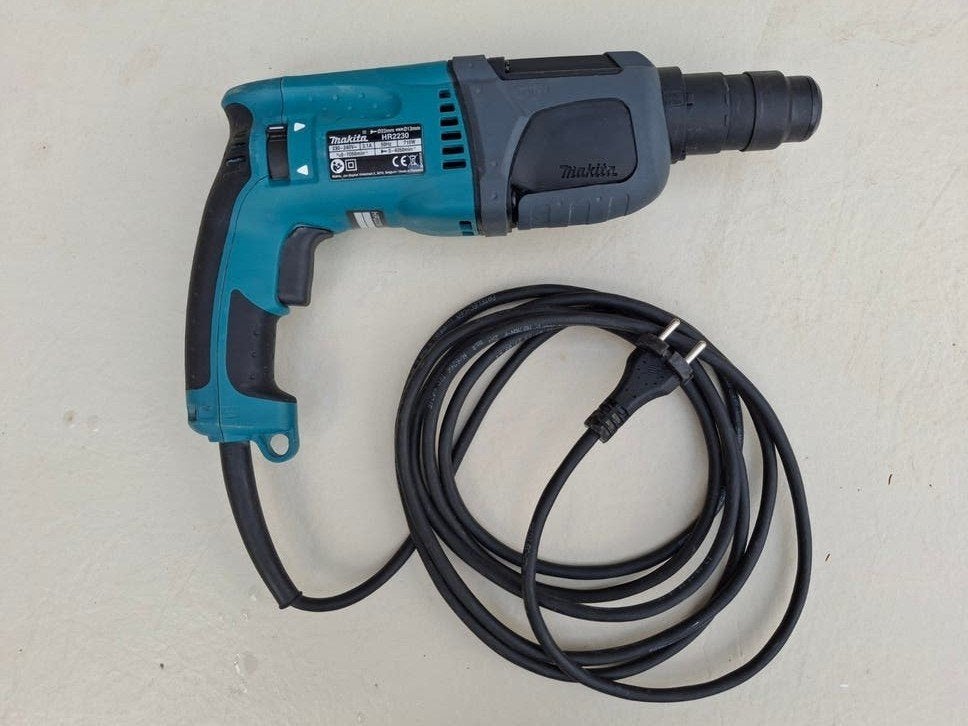 Makita HR2230 Boorhamer - Zo goed als nieuw, Ophalen, 600 watt of meer, Boor- en/of Breekhamer, Zo goed als nieuw