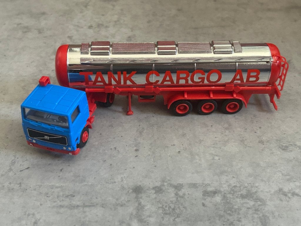 Herpa 1:87 Volvo F12 Tank Cargo AB, Ophalen of Verzenden, Zo goed als nieuw, Bus of Vrachtwagen, Herpa