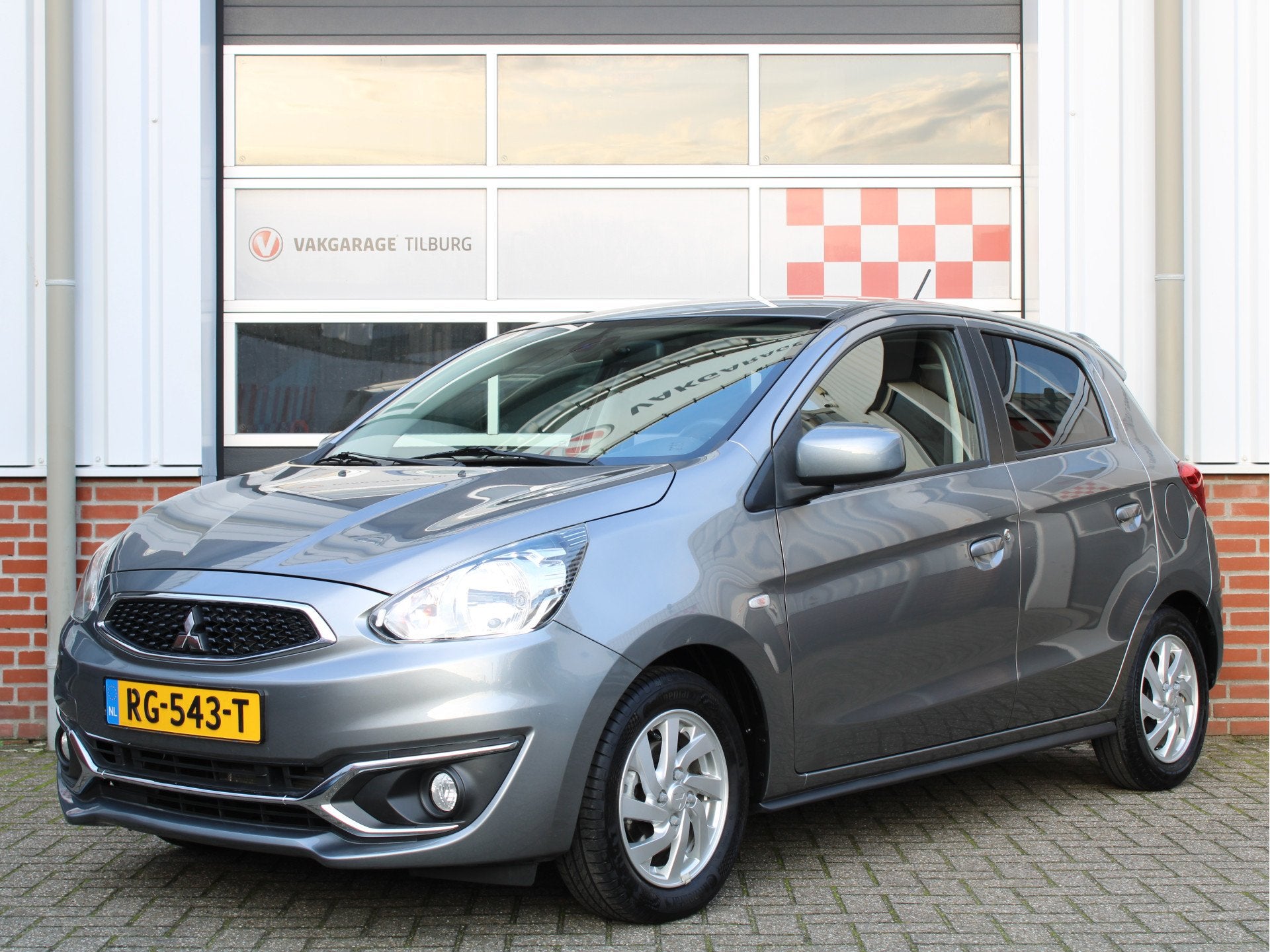 Mitsubishi Space Star 1.0 Intense Automaat /AIRCO/USB/Blueto, Auto's, Dealer onderhouden, Stof, Gebruikt, Euro 6
